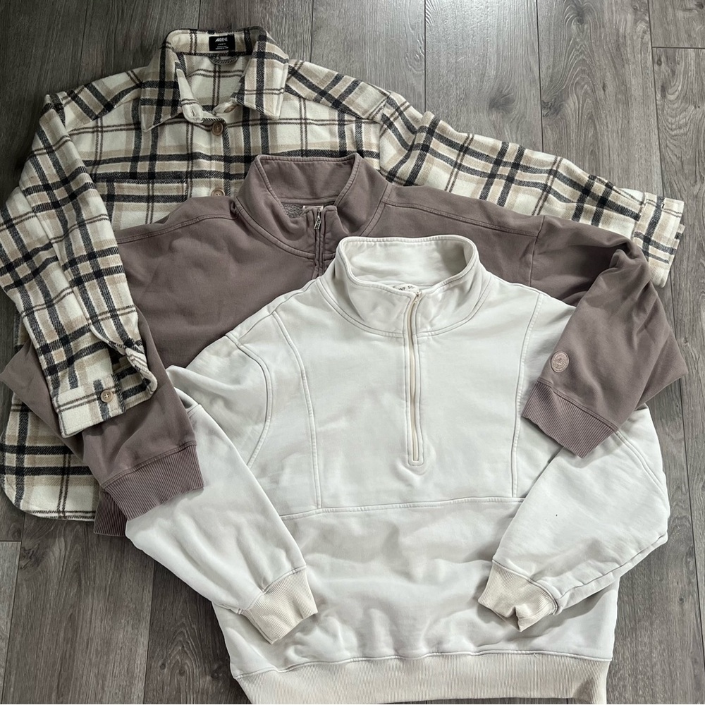 Plaid and Solid Sweatshirts Bundle